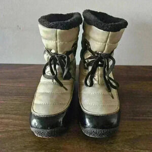 Sporto Quilted Champagne Nylon Winter Bootie with Faux Fur Lining Size 10